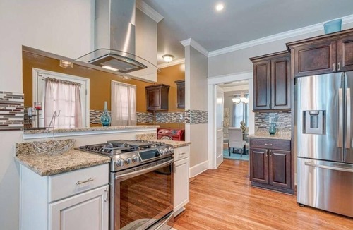 University District House | East Memphis Bungalow on 3/4 acre in the middle of Memphis