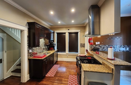 University District House | East Memphis Bungalow on 3/4 acre in the middle of Memphis