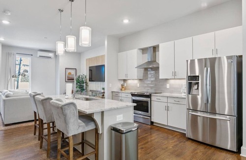 East Hill Villa | East Nash Rooftop 3 En-Suites | City Views