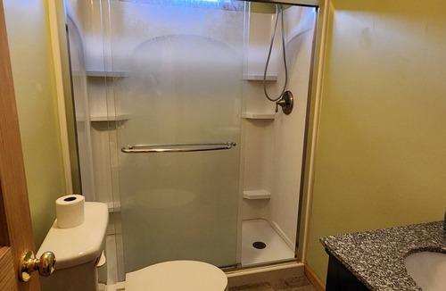 Butler Ski Chalet | East Tennessee Lodge 25 minutes from Beech Mountain with a hot tub!