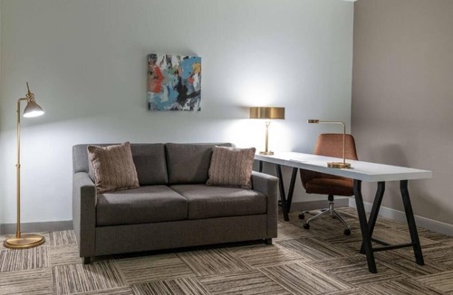 North Little Rock Hotel | Easy Access to I-40: Close to Clinton Presidential Center & Downtown!