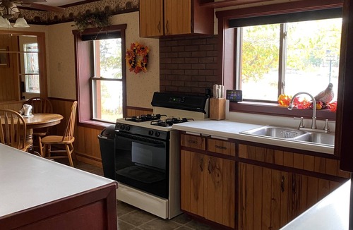 Mercer House | Echo Lake Retreat Relax & Play in the great northwoods! Pier, Utv, Snowmobile.