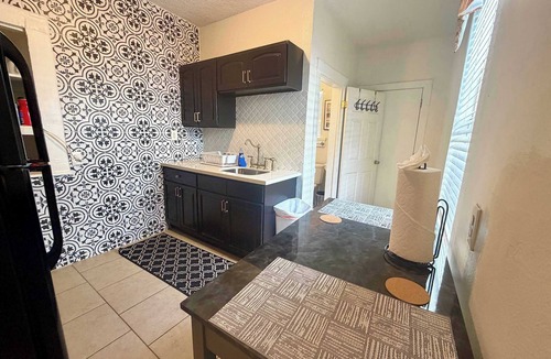 East Riverside Apartment | Eclectic 2 bedroom Apartment Uptown