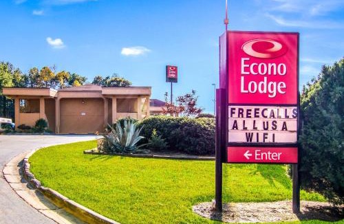 Forest Park Cabin | Econo Lodge Atlanta Airport East