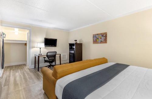 Conway Cabin | Econo Lodge Conway Central