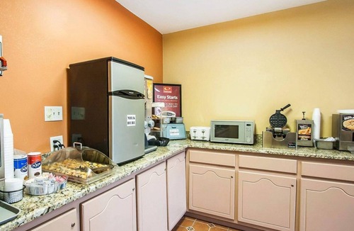 Tuscaloosa Hotel | Econo Lodge Inn & Suites Tuscaloosa I-20