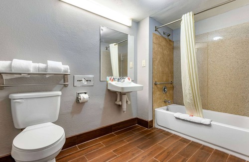 Rock Hill Hotel | Econo Lodge Rock Hill Northeast