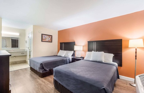 Santee Hotel | Econo Lodge Santee