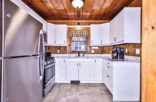 St Germain House | Elbert’s Resort lakeside cabin with dock and Timber’s bar and grill on site!