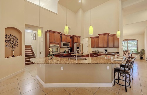 Yacht Club Villa | Elegant 4-BR mpur Pedic w/Pvt Pool & Beach Access
