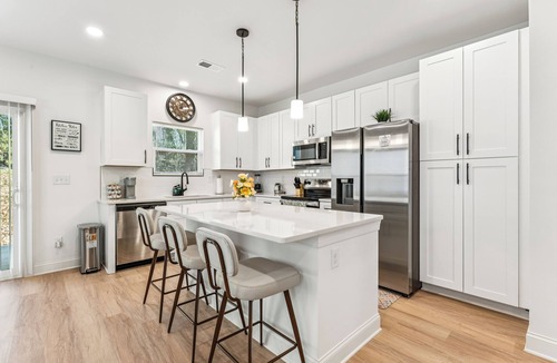 Ponderosa - Wingate House | Elegant 4BR Home w/Master Suite