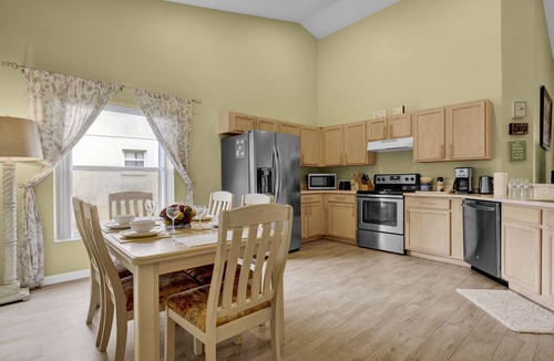 Woodridge House | Elegant 4BR Pool Villa – 10% Off Weekly Stay Just 18 Min to Disney!