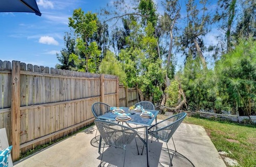 Sarasota House | Elegant 4BR Retreat close to Siesta Key!