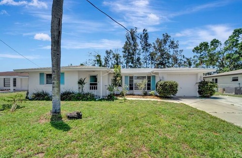 Sarasota House | Elegant 4BR Retreat close to Siesta Key!
