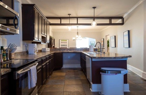 Tower Grove East House | Elegant 6BR-4BA Family Home with Garage ABODEbucks