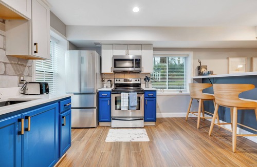 West End House | Elegant modern 2bdrm, 2bth. 20 min to ATL Airport