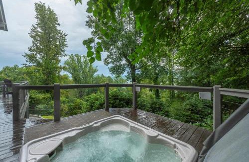 Asheville House | Elegant Retreat- Views Hot Tub Fire Pit-Family Friendly