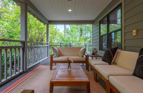 Asheville House | Elegant Retreat- Views Hot Tub Fire Pit-Family Friendly