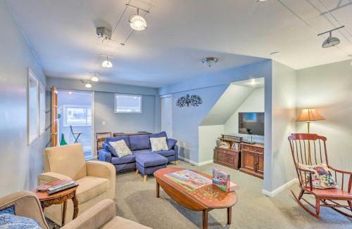Beulah House | Elegant Stone Cottage: Steps to Crystal Lake Beach