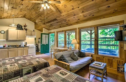 Bryson City Cabin | Elevated Tree Cabin in the Woodlands on the Nantahala River, North Carolina