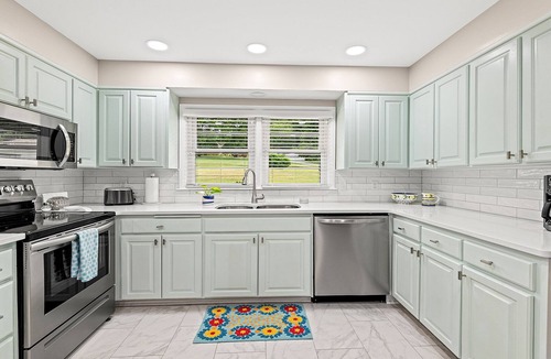 Clyde House | Elle Jay’s Nest, Centrally Located to Waynesville or Asheville