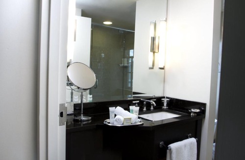 Peachtree Center Hotel | Ellis Hotel, Atlanta, a Tribute Portfolio Hotel