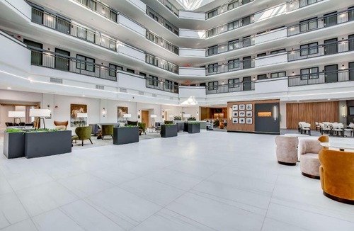 Lyndon Hotel | Embassy Suites by Hilton Louisville East