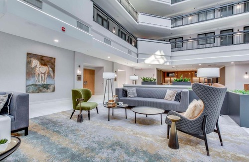 Lyndon Hotel | Embassy Suites by Hilton Louisville East