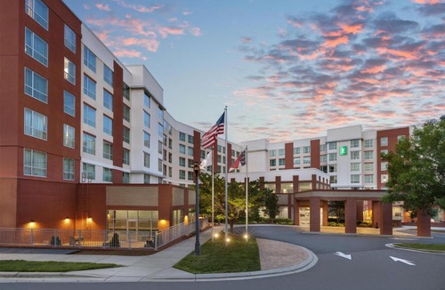 Charlotte Hotel | Embassy Suites Charlotte/Ayrsley