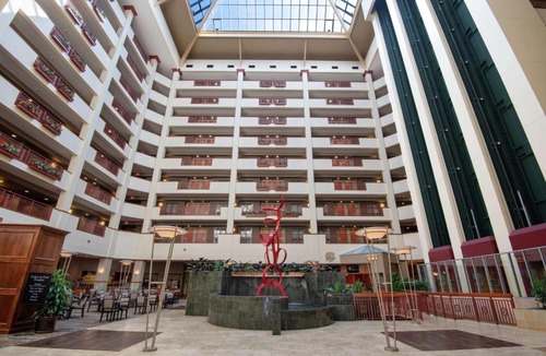 Rogers Hotel | Embassy Suites Northwest Arkansas - Hotel, Spa & Convention Center