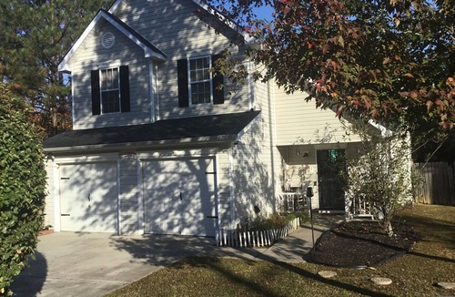 Conley House | Enchanting Cottage Home nearby Airport