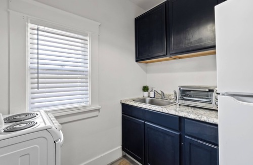 Battle Creek House | Enchanting Duplex: 2 units in 1 - Close to downtown & local attractions