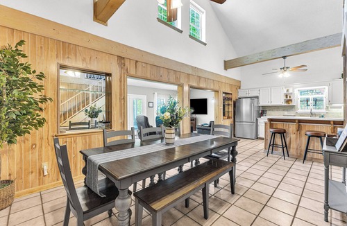 Jacksons' Gap House | End of Summer Specials! Lakefront with Private Dock, Kayaks, Fire Pit, Sleeps 8