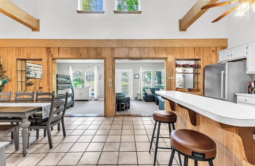 Jacksons' Gap House | End of Summer Specials! Lakefront with Private Dock, Kayaks, Fire Pit, Sleeps 8