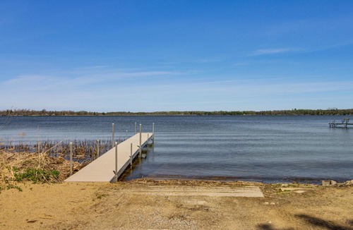 Puposky House | Endless Fun! Lakefront Cabin at Birch Haven Resort