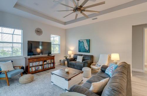 Englewood East House | Englewood Escape Near Beaches w/Private Lanai!
