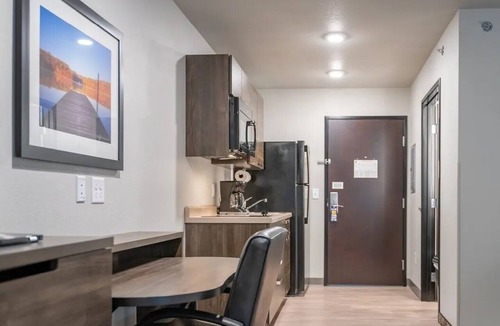 Huntersville Hotel | Enjoy Full Kitchen & Cozy Space in Huntersville! | Free Parking, BBQ Facilities!
