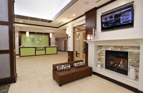 Covington Hotel | Enjoy Nearby Dining from a Comfortable Room Close to Fountaine State Park