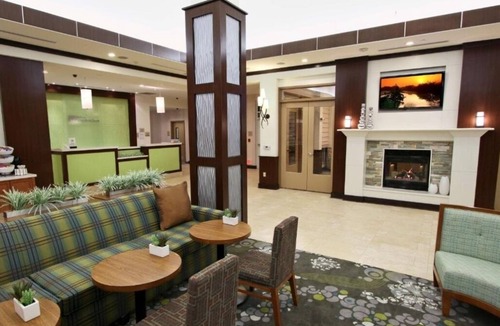 Covington Hotel | Enjoy Nearby Dining from a Comfortable Room Close to Fountaine State Park