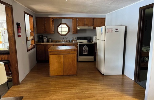 Shawano House | Enjoy Our Cabin And Sunsets, On Peaceful , Non-Motorized Lulu Lake