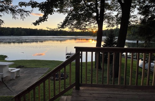 Shawano House | Enjoy Our Cabin And Sunsets, On Peaceful , Non-Motorized Lulu Lake