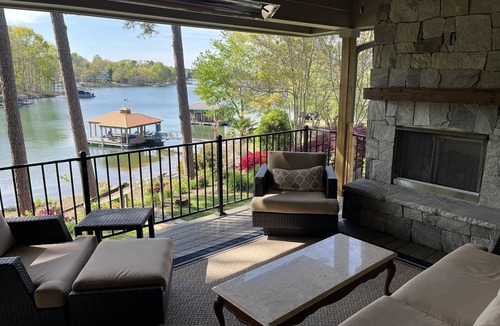 Seneca House | Enjoy Paradise on Lake Keowee