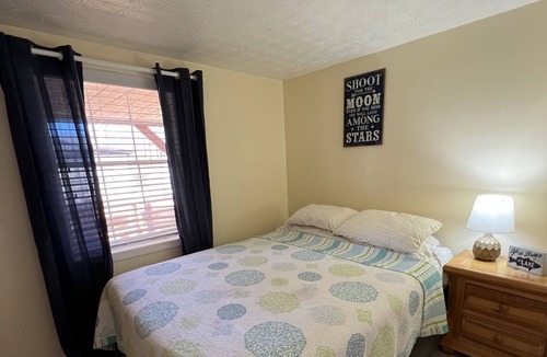 Flat Hollow Marina Cottage | Enjoy the breathtaking views, within walking distance to Flat Hollow Marina!