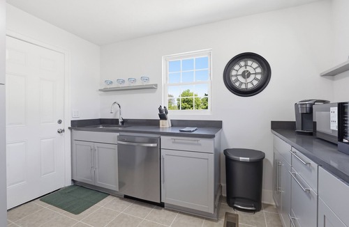 Parker House | Enjoyable 3-bedroom house with AC in charming Greenville