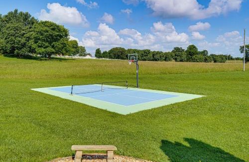 Turners House | Entertainment Hub! Massive Springfield Area Home