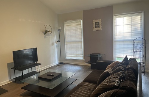 Lindridge-Martin Manor House | Entire Home 3 Bedroom