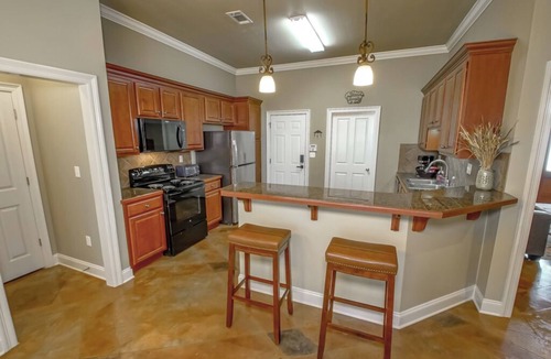 Shenandoah House | Entire home in Baton Rouge Louisiana 20 minutes from LSU