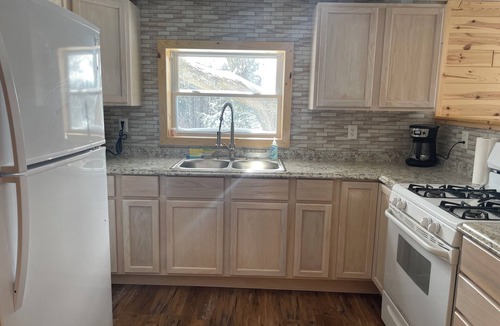 Rose City House | Entire House for Outdoor Enthusiasts! ORV, Snowmobile and more!