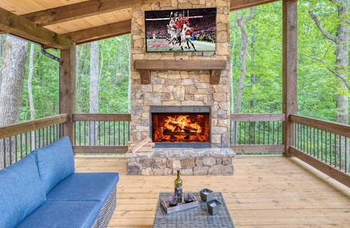 Ridgeline Vistas Cabin | EPIC Heated pool, Outdoor Fireplace, Pool & Hot Tub! Arcade, and Barrel Sauna