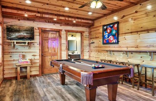 Pigeon Forge House | EPIC VIEW-Pvt Indoor POOL- 6 Mstr BR- 5Mi to Pkwy